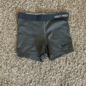 Women’s Nike spandex. Size S